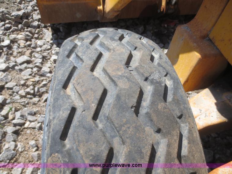 image for item F6892 John Deere 310D backhoe