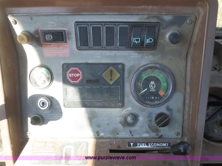 image for item F6892 John Deere 310D backhoe