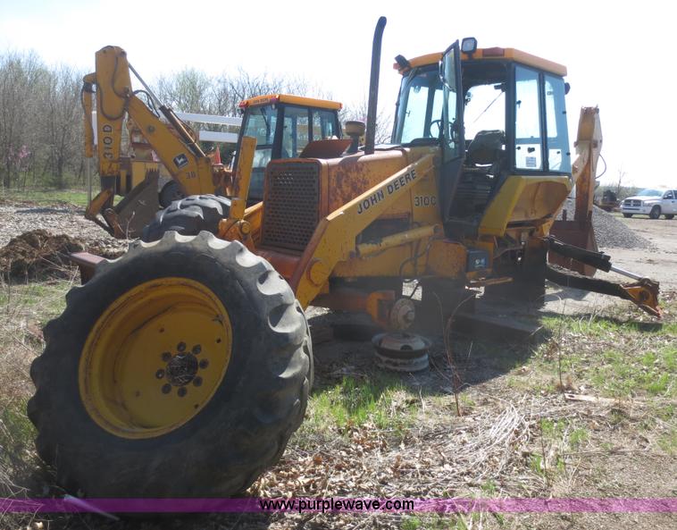 image for item F6893 John Deere 310C backhoe