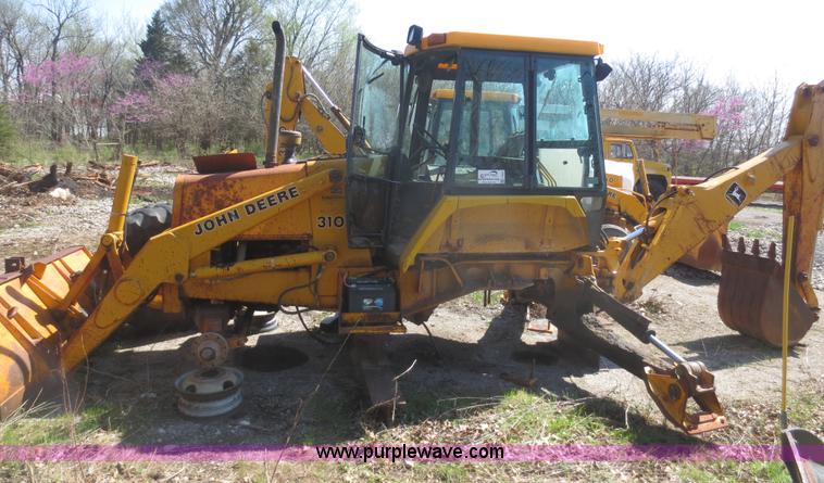image for item F6893 John Deere 310C backhoe