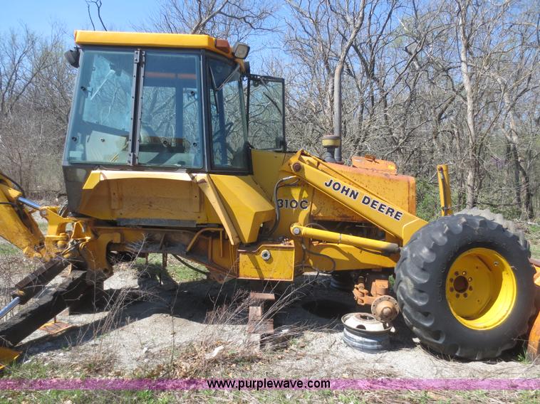 image for item F6893 John Deere 310C backhoe