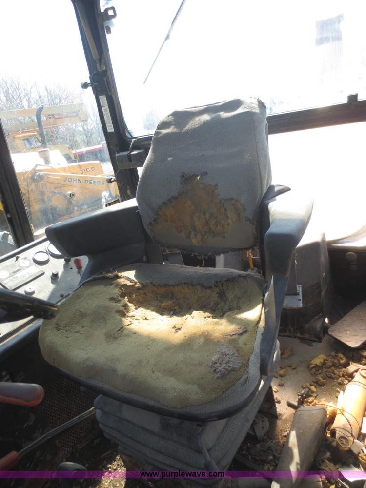 image for item F6893 John Deere 310C backhoe