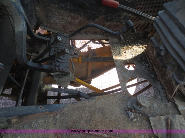 image for item F6893 John Deere 310C backhoe