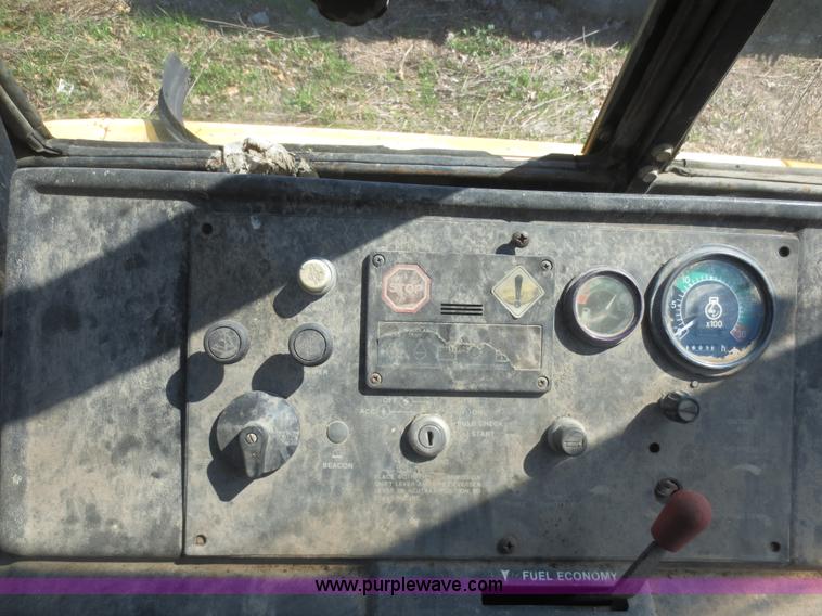 image for item F6893 John Deere 310C backhoe