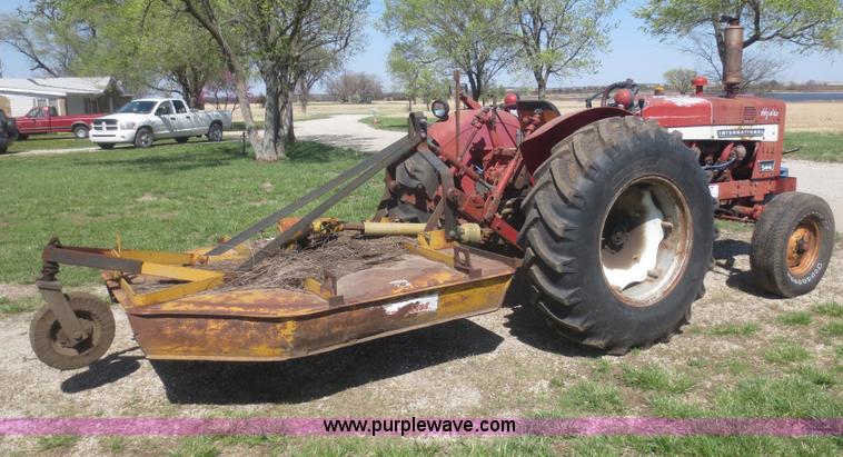 image for item F6894 1967 International 544 tractor and mower