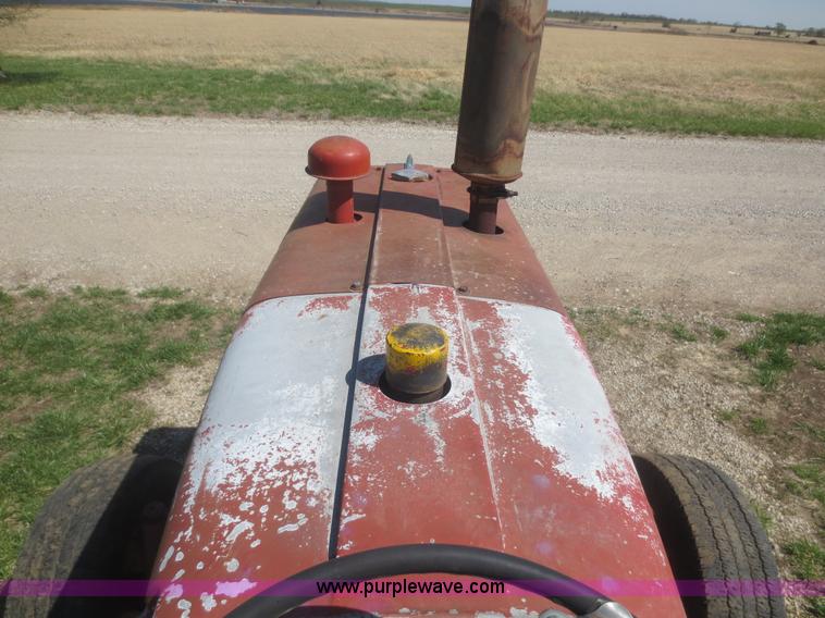 image for item F6894 1967 International 544 tractor and mower