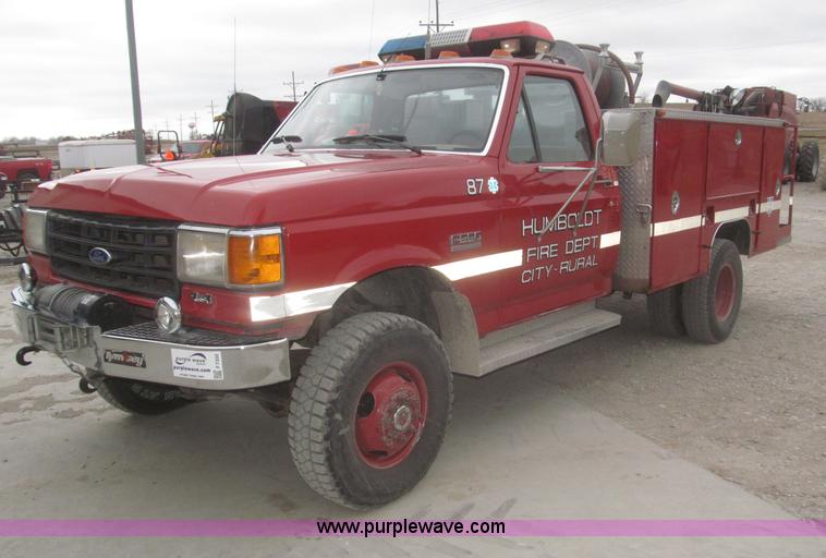 image for item F7332 1987 Ford F350 pumper fire truck