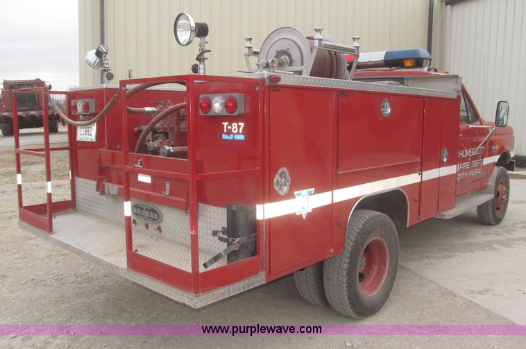 image for item F7332 1987 Ford F350 pumper fire truck