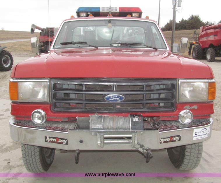 image for item F7332 1987 Ford F350 pumper fire truck