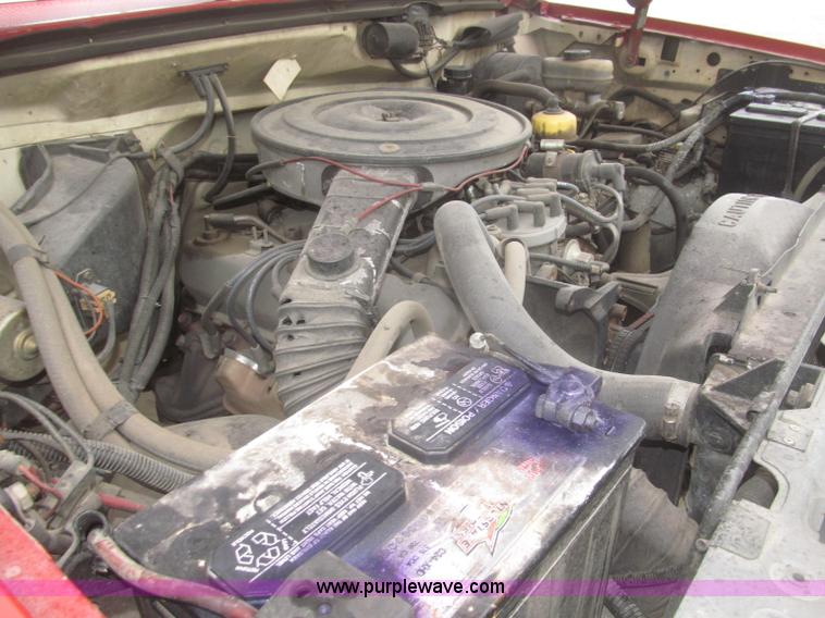 image for item F7332 1987 Ford F350 pumper fire truck