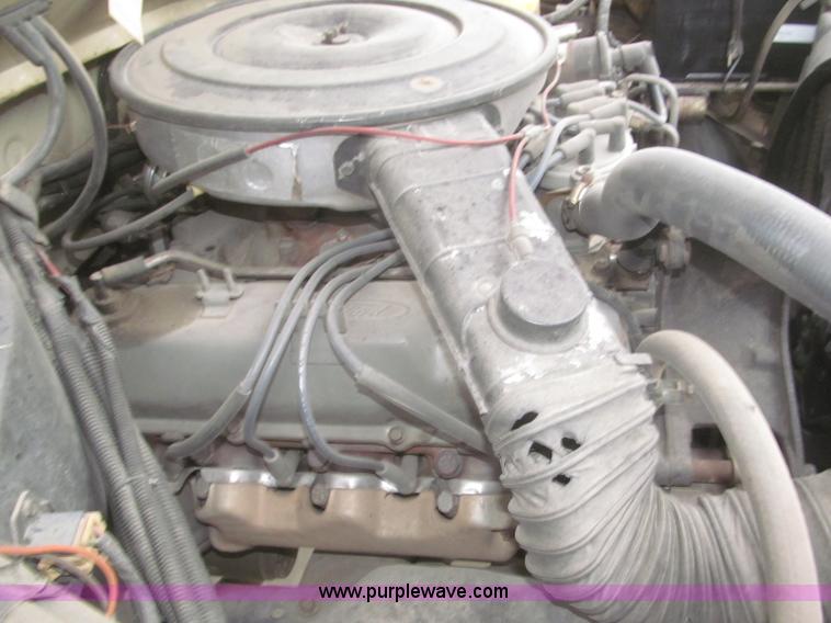 image for item F7332 1987 Ford F350 pumper fire truck