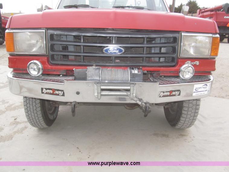 image for item F7332 1987 Ford F350 pumper fire truck