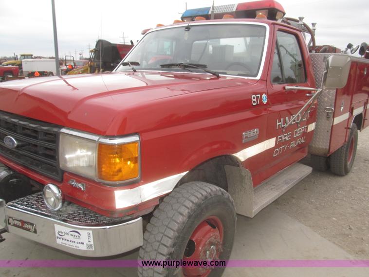 image for item F7332 1987 Ford F350 pumper fire truck