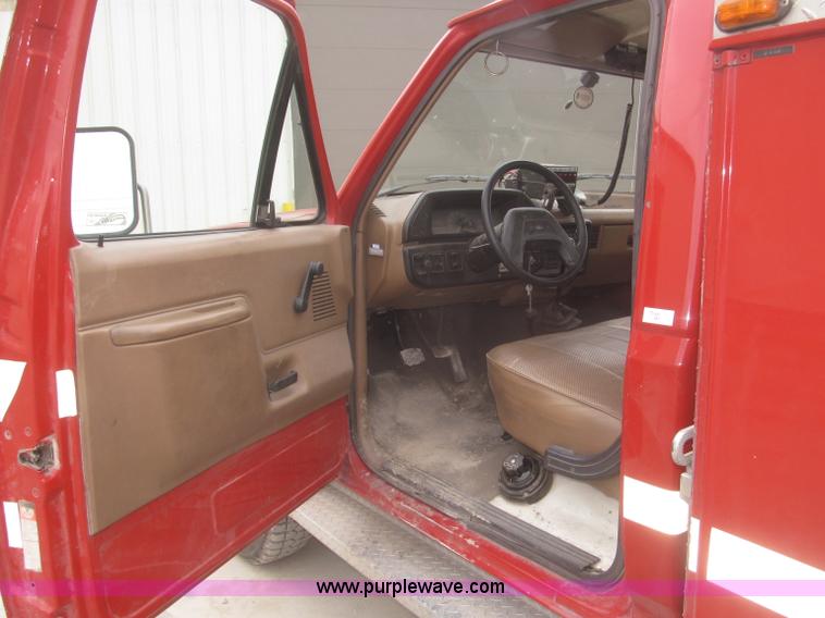 image for item F7332 1987 Ford F350 pumper fire truck