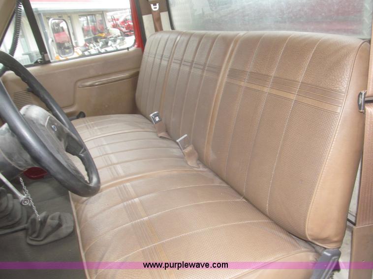 image for item F7332 1987 Ford F350 pumper fire truck