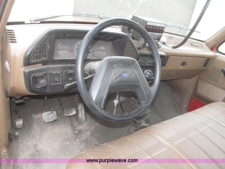 image for item F7332 1987 Ford F350 pumper fire truck