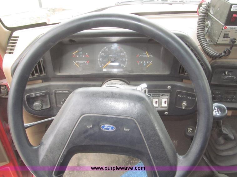 image for item F7332 1987 Ford F350 pumper fire truck