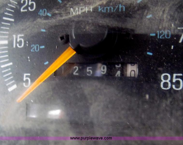 image for item F7332 1987 Ford F350 pumper fire truck