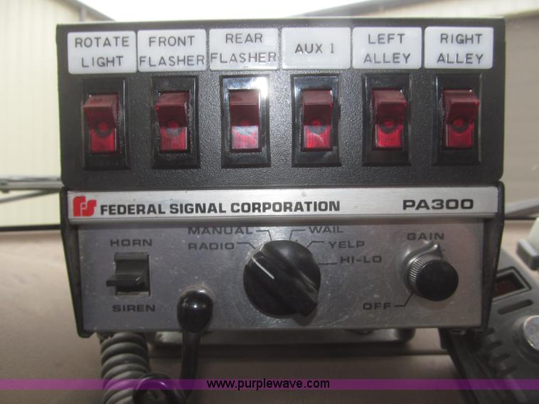 image for item F7332 1987 Ford F350 pumper fire truck