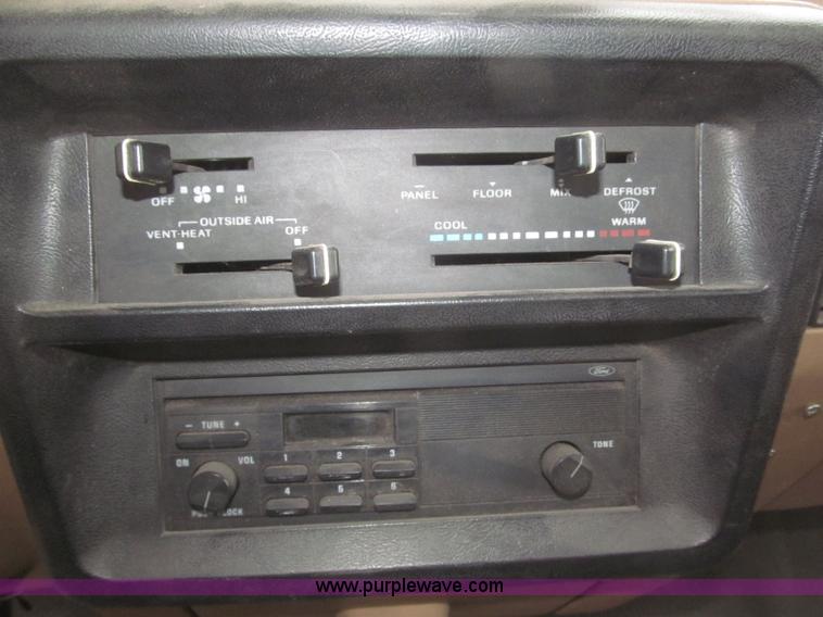 image for item F7332 1987 Ford F350 pumper fire truck