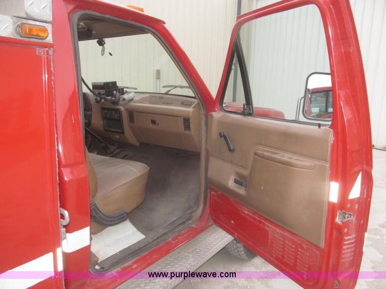 image for item F7332 1987 Ford F350 pumper fire truck