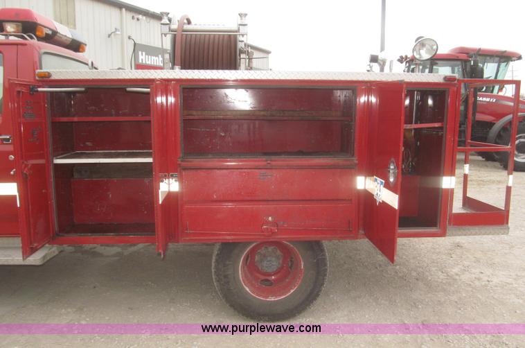 image for item F7332 1987 Ford F350 pumper fire truck