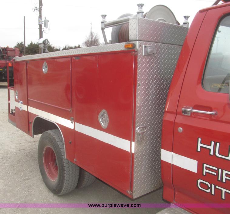 image for item F7332 1987 Ford F350 pumper fire truck