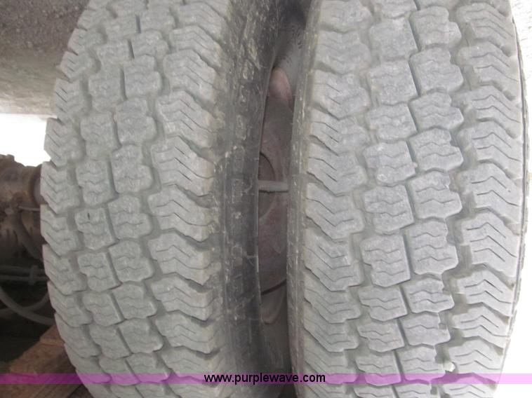 image for item F7332 1987 Ford F350 pumper fire truck