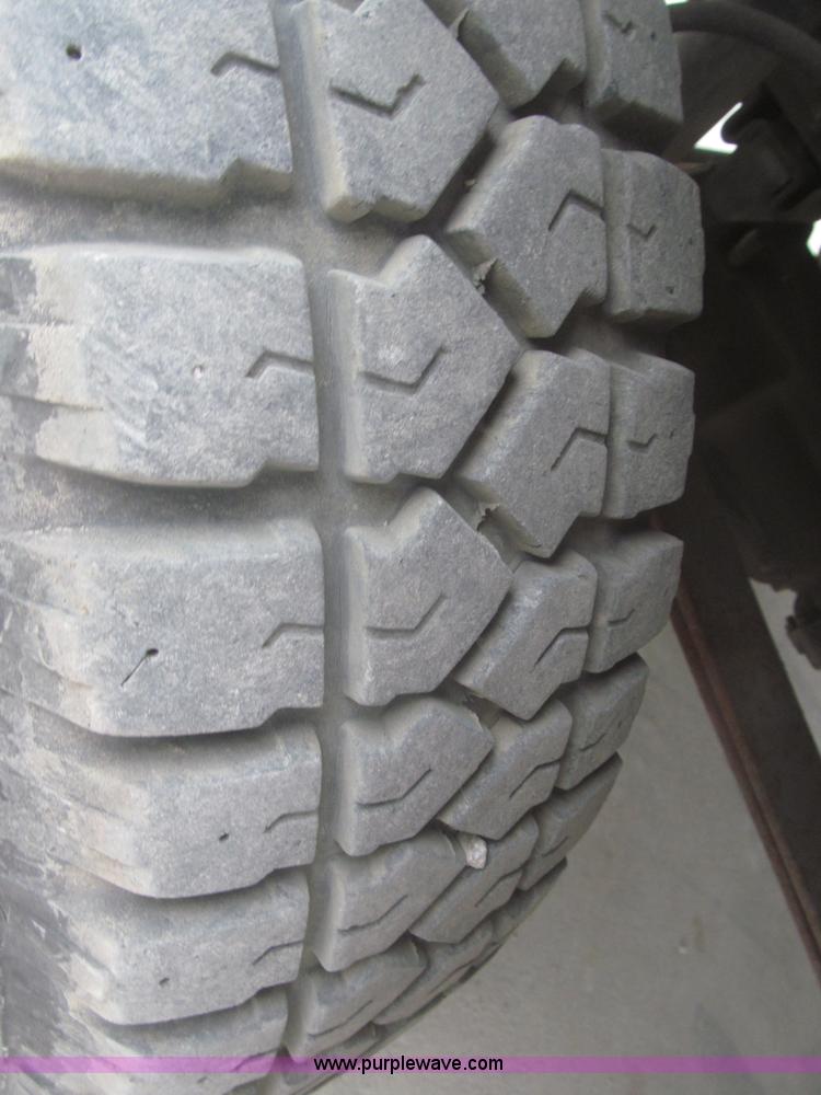 image for item F7332 1987 Ford F350 pumper fire truck