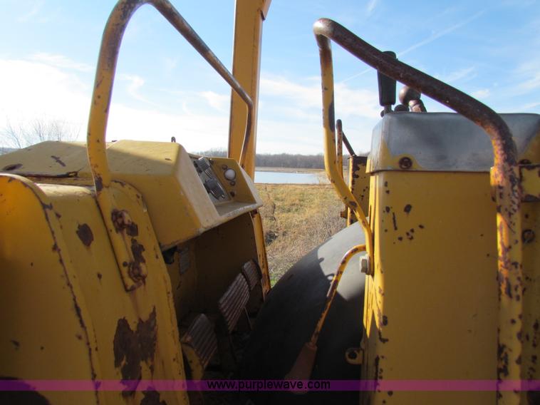 image for item G4402 1968 Caterpillar 951B track loader