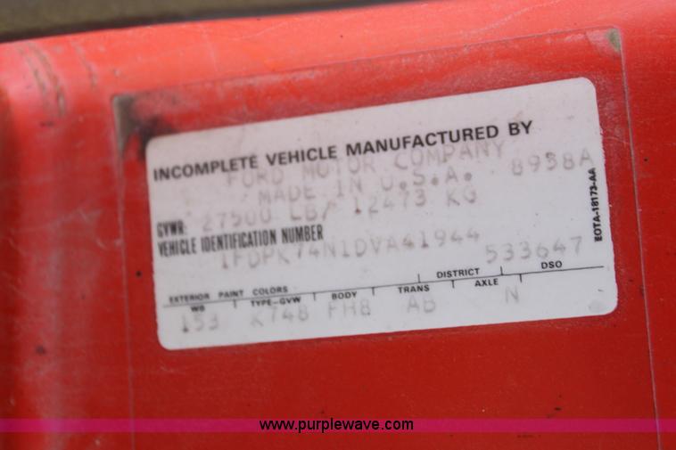 image for item G4413 1983 Ford F700 dump truck