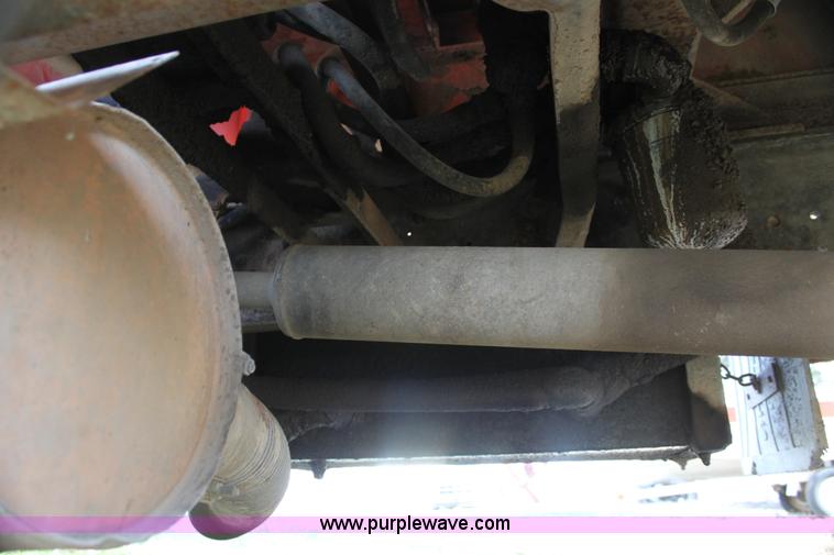 image for item G4413 1983 Ford F700 dump truck