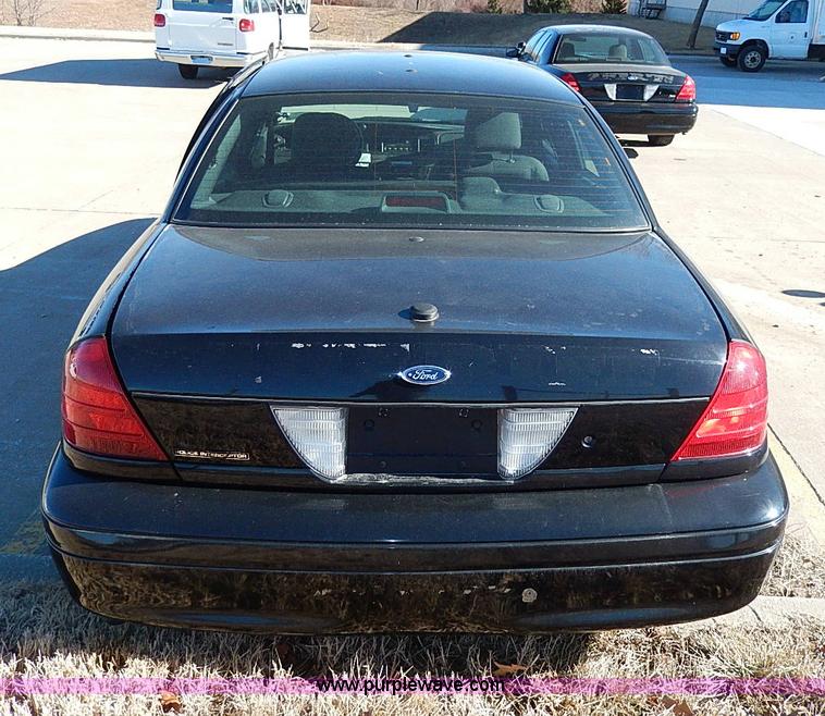 image for item H1287 2006 Ford Crown Victoria Police Interceptor