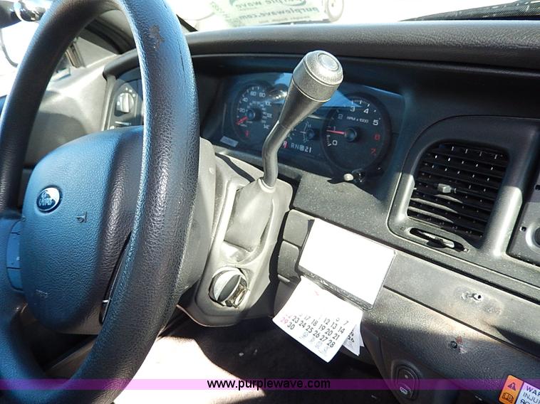image for item H1287 2006 Ford Crown Victoria Police Interceptor