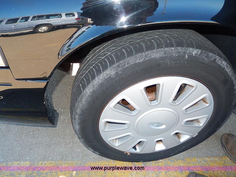 image for item H1287 2006 Ford Crown Victoria Police Interceptor