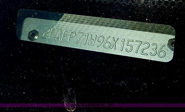 image for item H1287 2006 Ford Crown Victoria Police Interceptor