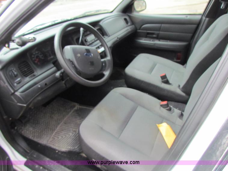 image for item H2179 2008 Ford Crown Victoria Police Interceptor