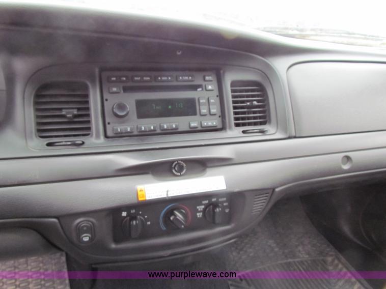 image for item H2179 2008 Ford Crown Victoria Police Interceptor