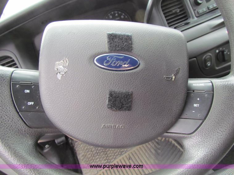 image for item H2179 2008 Ford Crown Victoria Police Interceptor