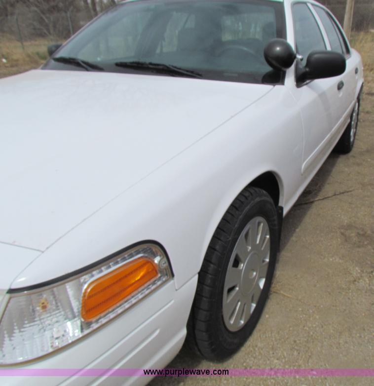 image for item H2179 2008 Ford Crown Victoria Police Interceptor