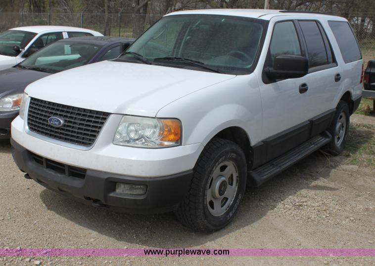 image for item H2181 2004 Ford Expedition XLT SUV
