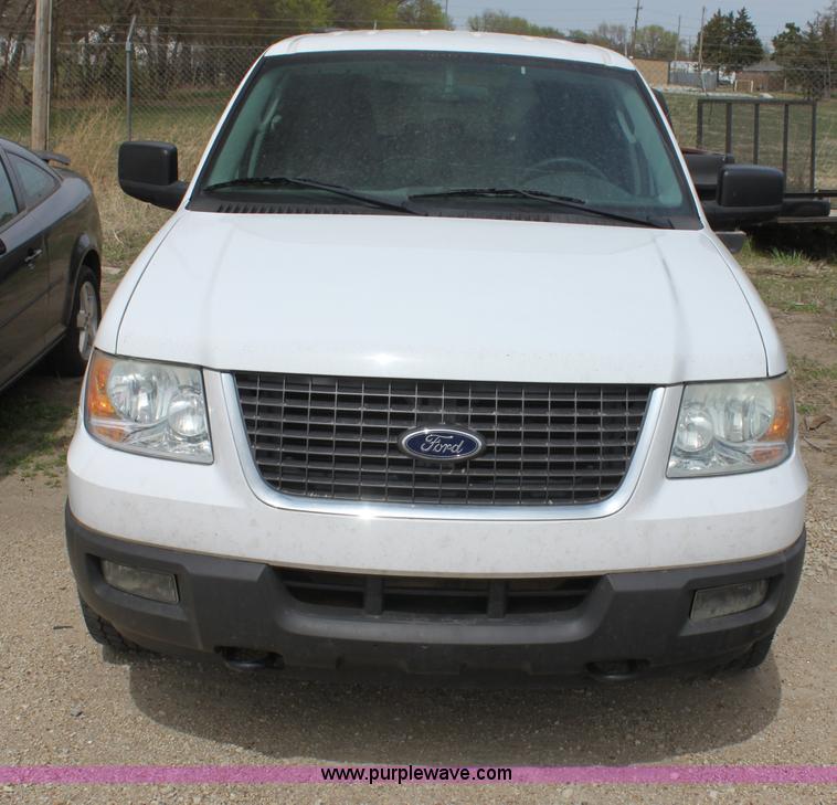 image for item H2181 2004 Ford Expedition XLT SUV