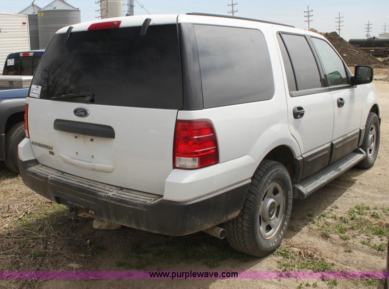 image for item H2181 2004 Ford Expedition XLT SUV