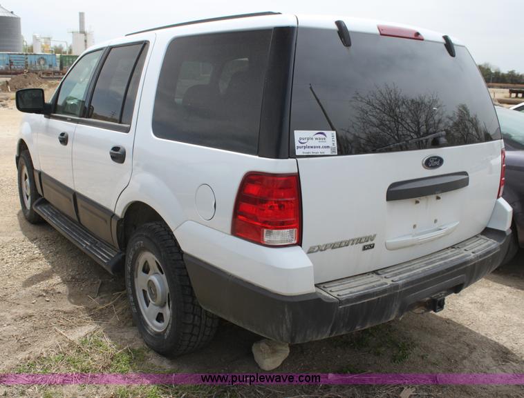 image for item H2181 2004 Ford Expedition XLT SUV