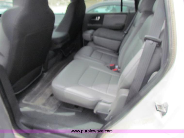 image for item H2181 2004 Ford Expedition XLT SUV