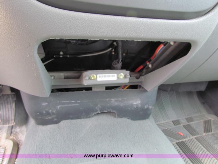 image for item H2181 2004 Ford Expedition XLT SUV