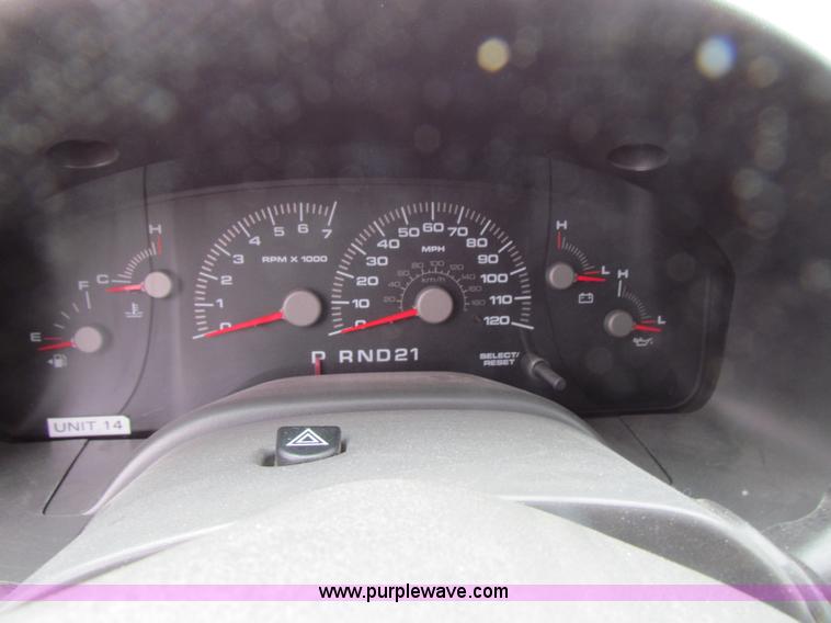 image for item H2181 2004 Ford Expedition XLT SUV