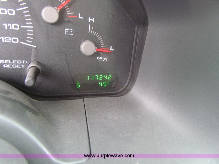 image for item H2181 2004 Ford Expedition XLT SUV