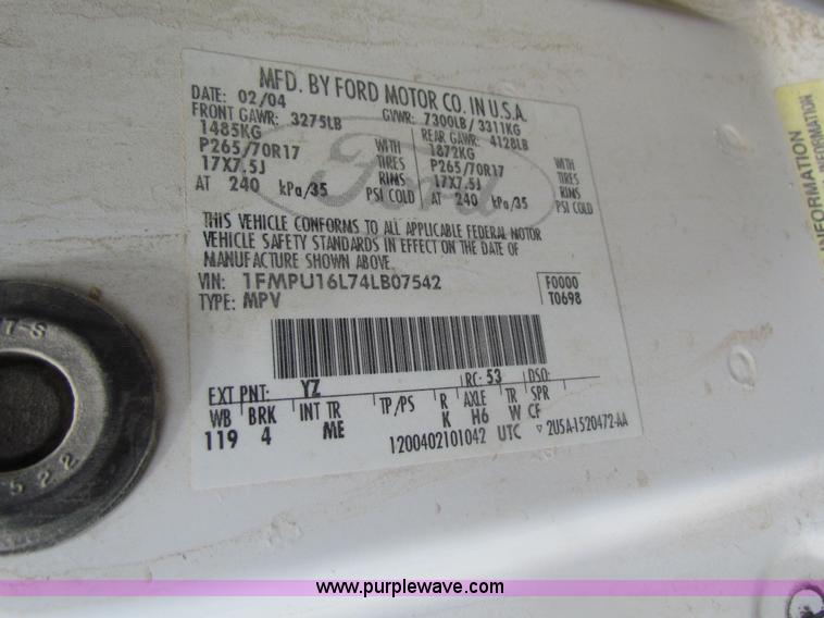 image for item H2181 2004 Ford Expedition XLT SUV