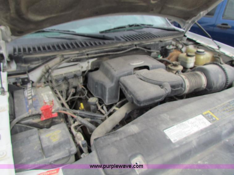 image for item H2181 2004 Ford Expedition XLT SUV